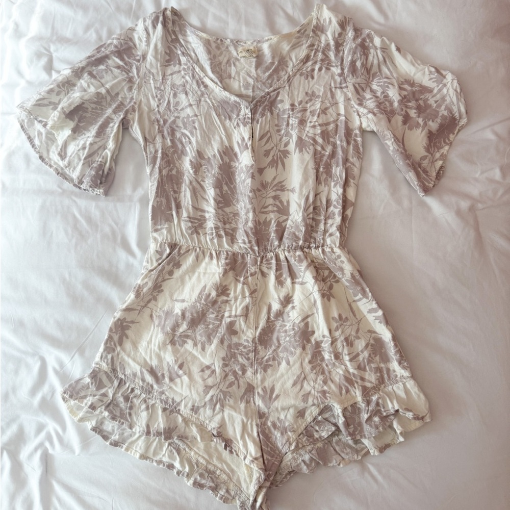 O’Neill White and Purple Floral Romper Size XS